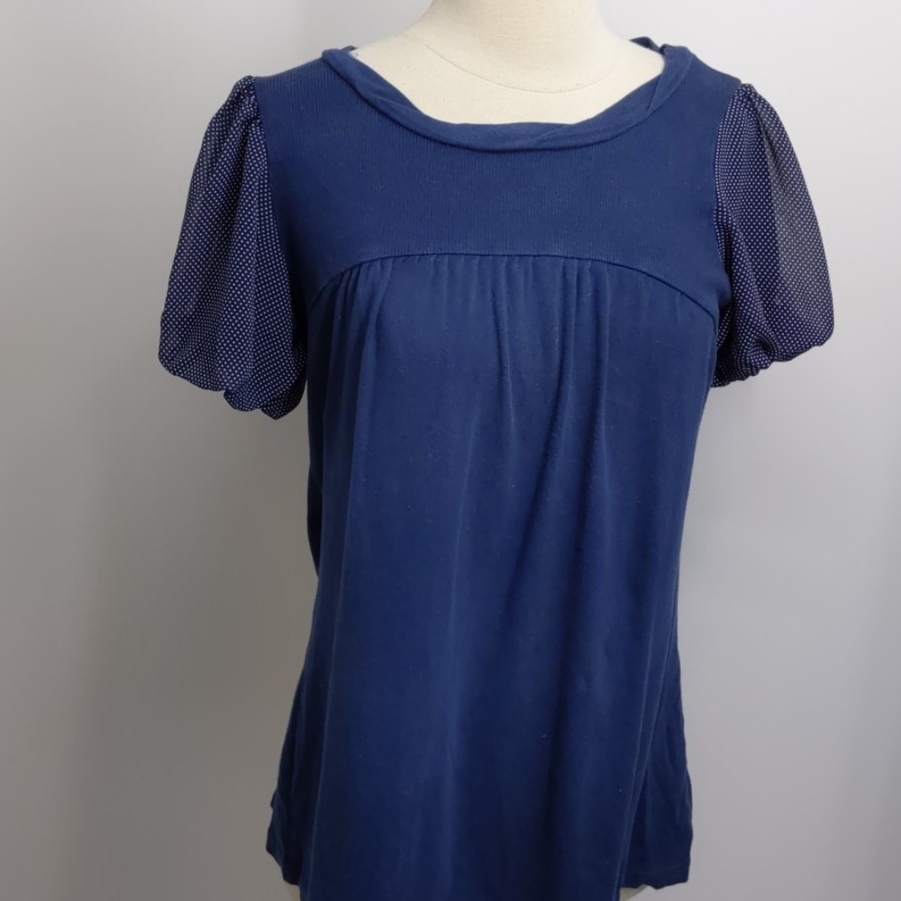 213 blue knit top w polka dot sleeves-sz L
